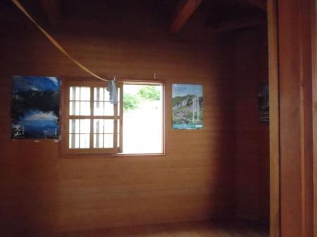 小屋内は綺麗