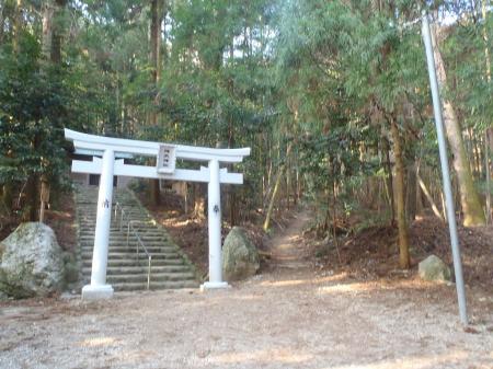 右へ