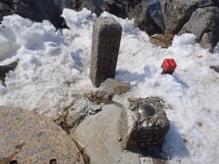 山頂の三角点らしきもの？