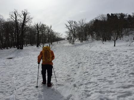 前山へ向かう