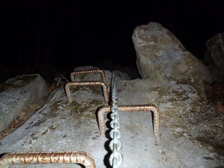 登り返しはヘトヘトになったのにさらにこういう岩登りあり