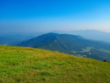 鉢伏山の山頂からは北東側の展望