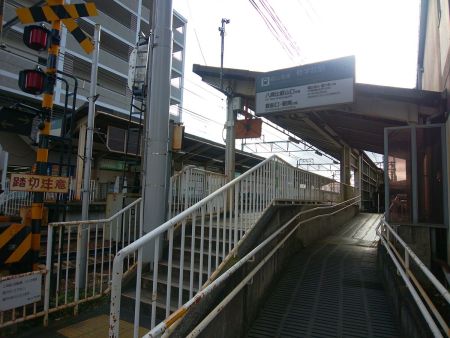 修学院駅前のコインパーキングに車を停めてスタート