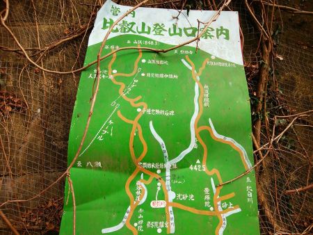 比叡山登山口案内の看板があったけど、これだとわかりにくいかも