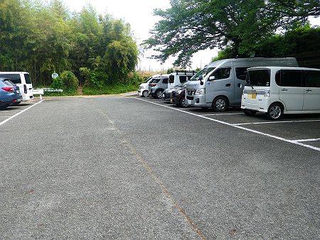 小赤壁駐車場に戻ってきた。暑くてたまらなかったのもあって、心の中で本当にお疲れさまでしたと自分に言っておいた