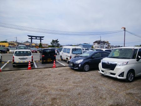 参拝者無料駐車場まで戻ってきた。短い山行だったけどお疲れ様でした