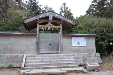 雄岳山頂は何か祀られているんだろうか！？