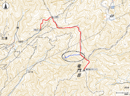本当はバリルートでこの尾根を下りたかったんだけど状況がわからないので今回は辞めておいた