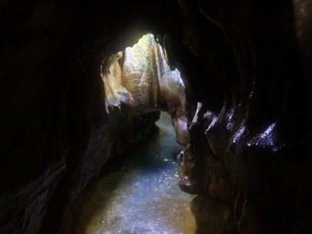 こういう神秘的なところが多かった。今回は冬だったけど水は冷たかったけど意外と慣れて冷たさを忘れた