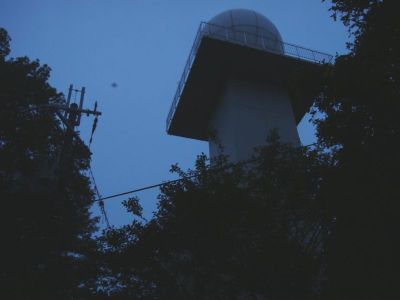 高安山