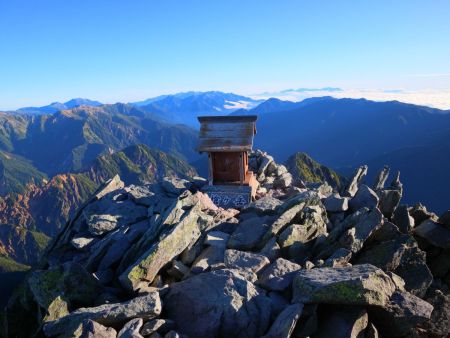 今回は人が少なかったので槍ヶ岳山頂を撮影できた