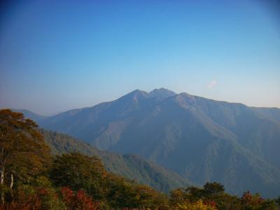 天神平駅付近から見た武尊山！？あそこは昨日登った山だ