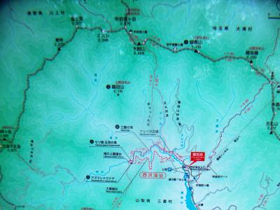 案内板を見るとコースタイムで５時間って・・・でも地図見るとかかりそうな勢いだ