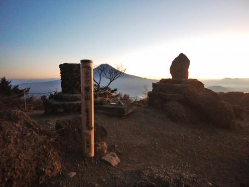 三ツ峠山山頂に到着