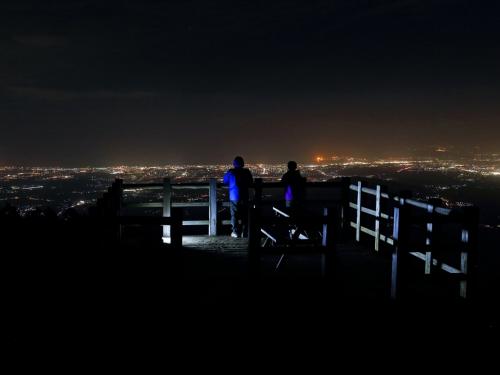 霞んでるし風も強いので夜景撮影したものの、今回はこれだけ