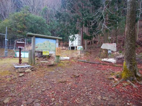 笠形山登山口