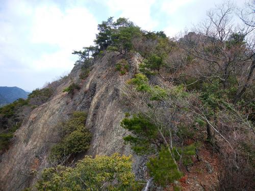 ここの岩場は右へそれるのでそれほど危険ではなかった
